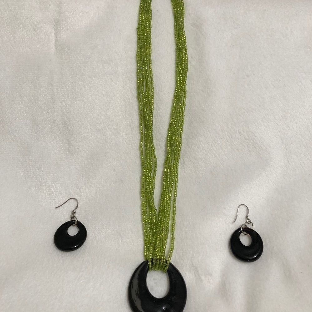 Glass Pendant Necklace with Earrings Set‎ - Picture 8 of 10